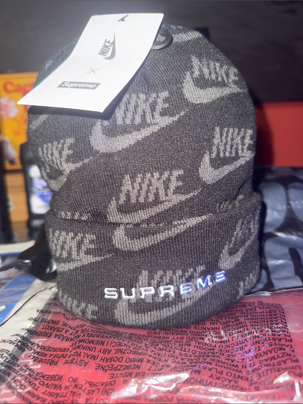 Nike x Supreme Cuffed Beanie Black & Gray new